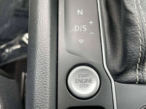 Used 2022 Volkswagen Atlas Cross Sport SEL R-Line AWD/4WD image 33
