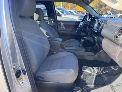 Used 2017 Toyota Tacoma SR image 20