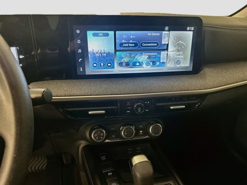 Used 2025 Nissan Kicks SV AWD/4WD image 25