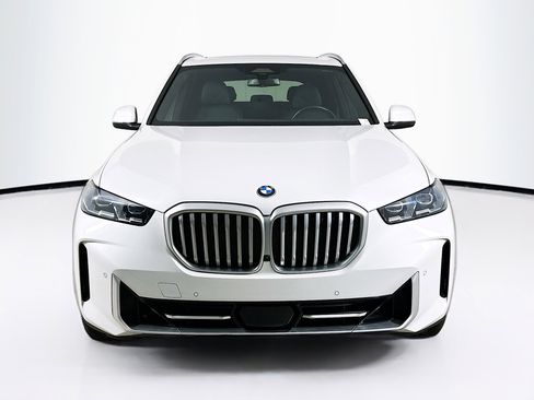 Used 2024 BMW X5 sDrive40i w/ Premium Package RWD image 2