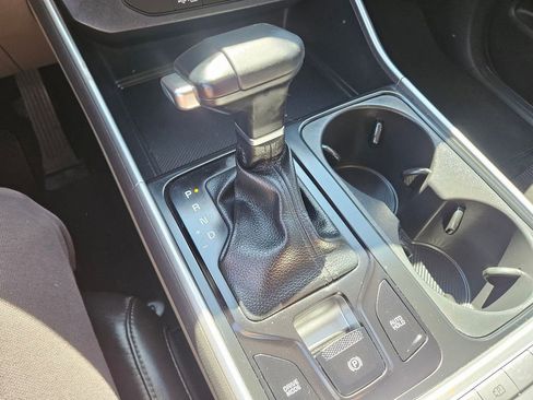 Used 2025 Kia Carnival image 28