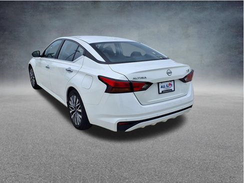 Used 2025 Nissan Altima 2.5 SV FWD image 6