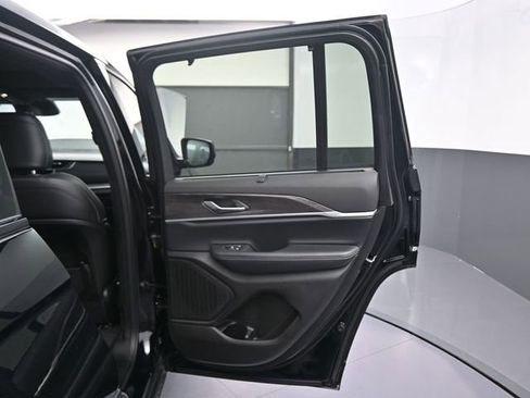 New 2025 Jeep Grand Cherokee Limited w/ Luxury Tech Group II image 39