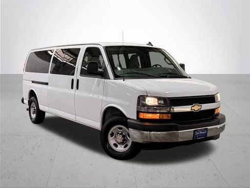 Used 2024 Chevrolet Express 3500 LT w/ LT Preferred Equipment Group RWD image 7