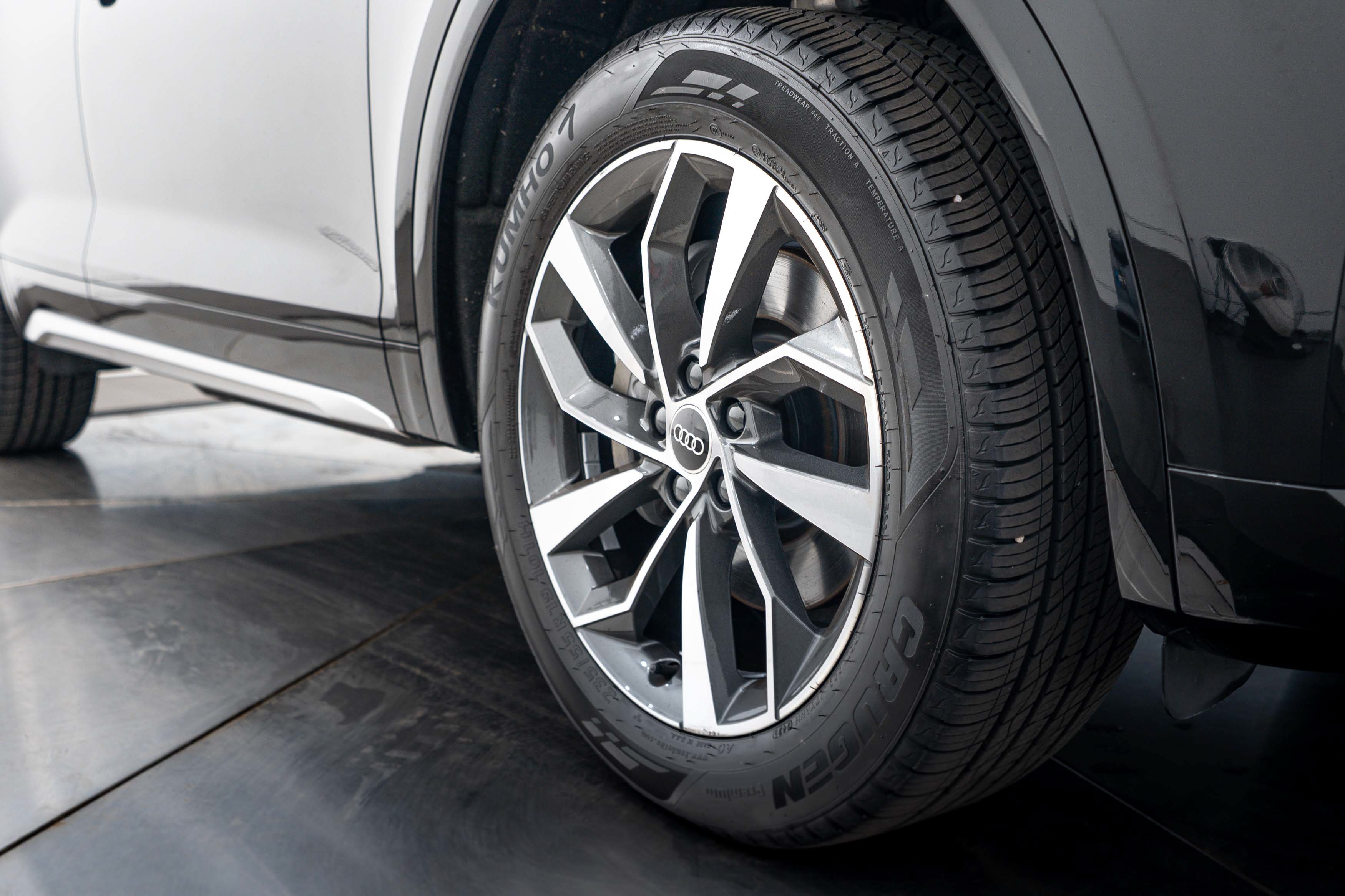Certified 2024 Audi Q5 2.0T Premium Plus AWD/4WD image 24