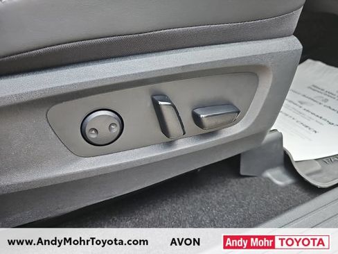 Used 2025 Nissan Pathfinder Platinum AWD/4WD image 41