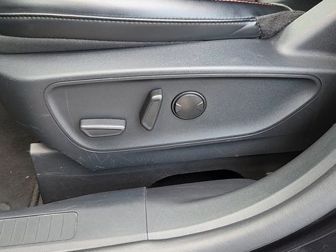 Certified 2025 Ford Escape ST-Line Select AWD/4WD image 9