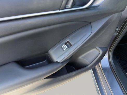 Used 2018 Honda Accord Sport image 30