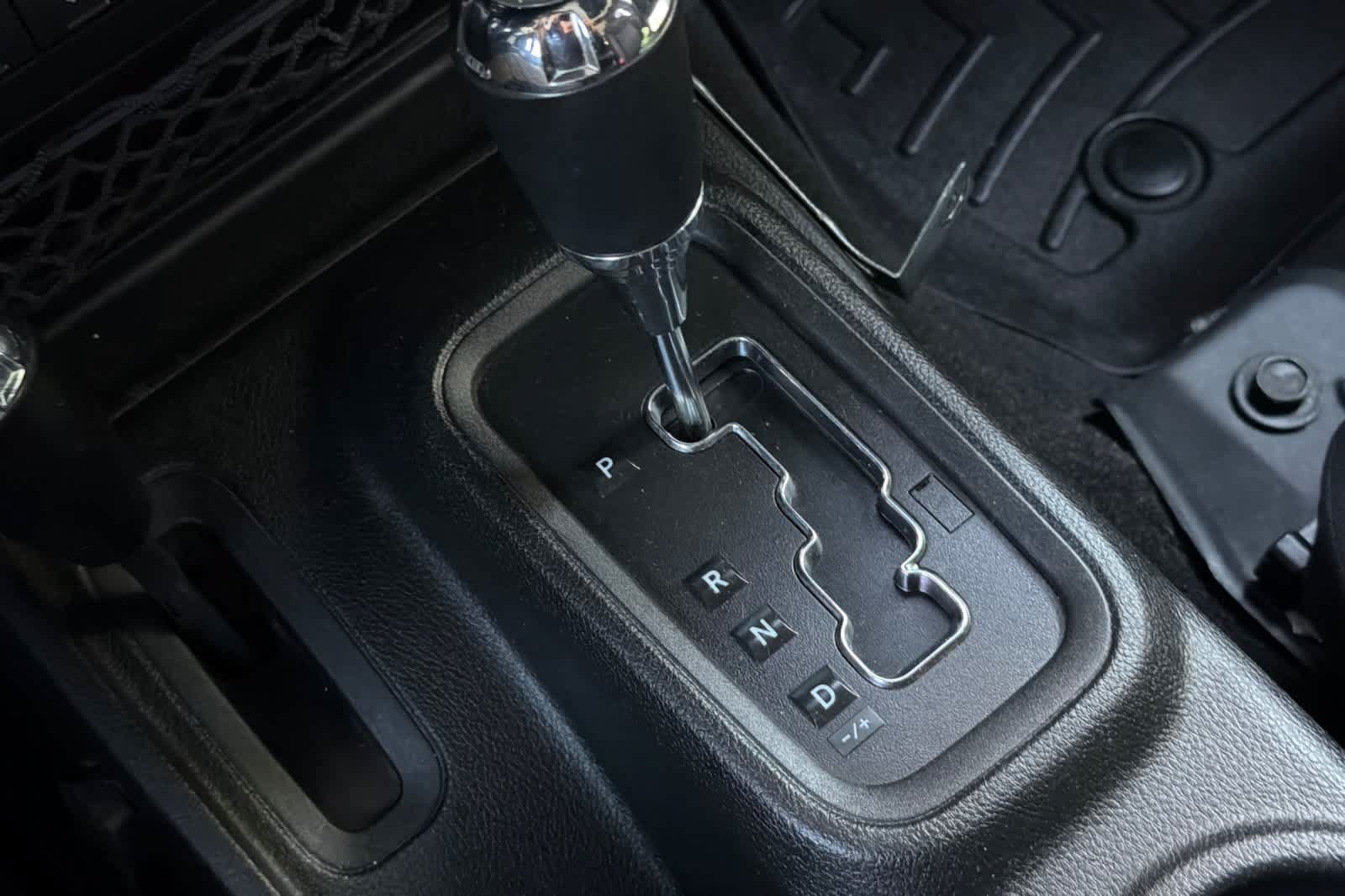 Used 2016 Jeep Wrangler Unlimited Sahara AWD/4WD image 23