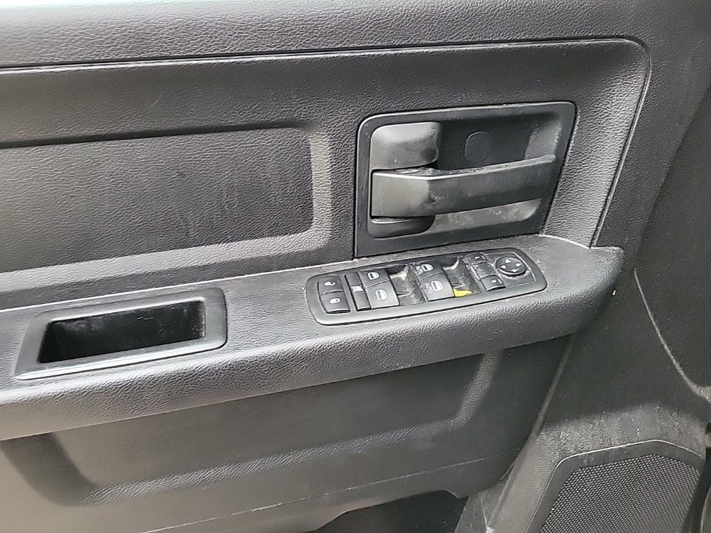 Used 2014 RAM 1500 Express AWD/4WD image 8