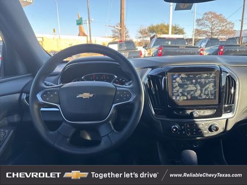 Used 2023 Chevrolet Traverse LT image 20