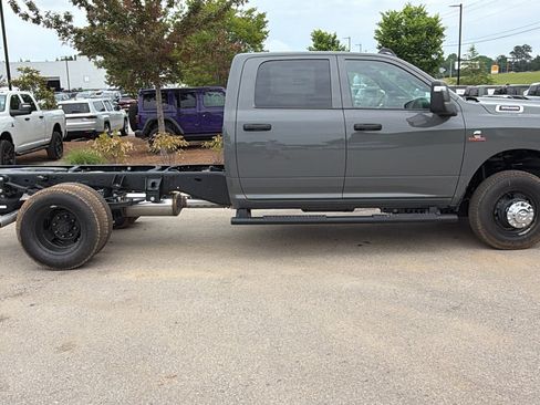 New 2026 RAM 3500 Tradesman AWD/4WD image 7