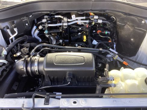 Used 2021 Ford Explorer XLT w/ Equipment Group 202A RWD image 36