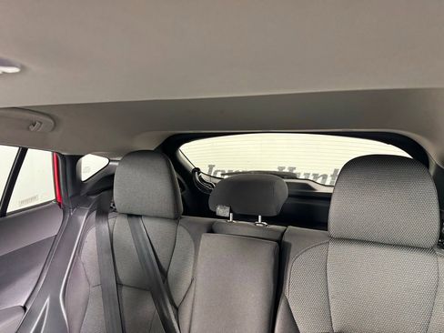 Used 2024 Subaru Crosstrek 2.0i Premium image 5