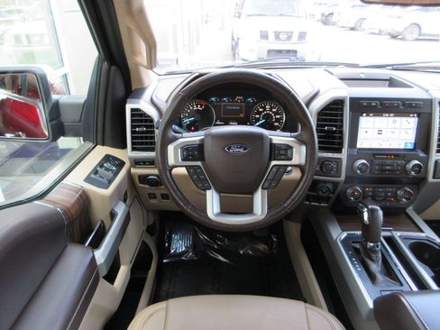 Used 2019 Ford F150 Lariat w/ Equipment Group 502A Luxury AWD/4WD image 33