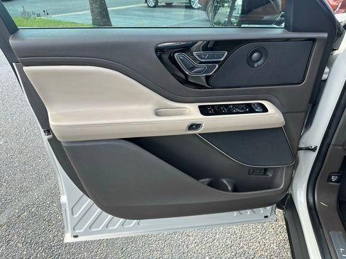 Used 2023 Lincoln Aviator Reserve RWD image 10