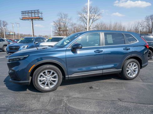 Used 2024 Honda CR-V EX image 3