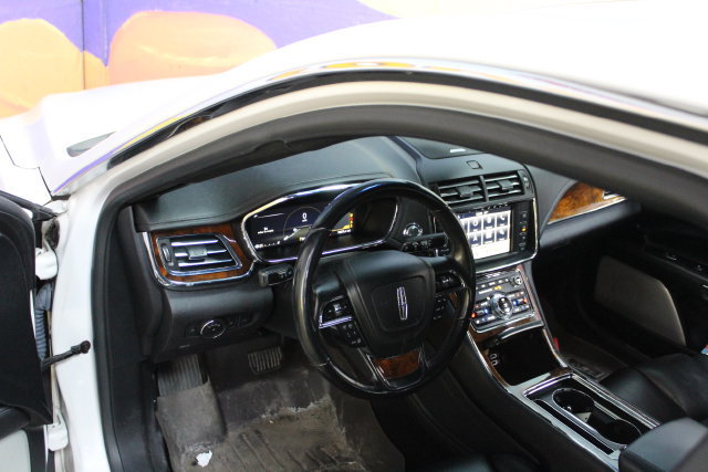 Used 2017 Lincoln Continental Reserve w/ Luxury Package AWD/4WD image 14