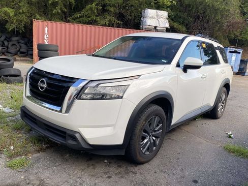 Used 2025 Nissan Pathfinder SV FWD image 1