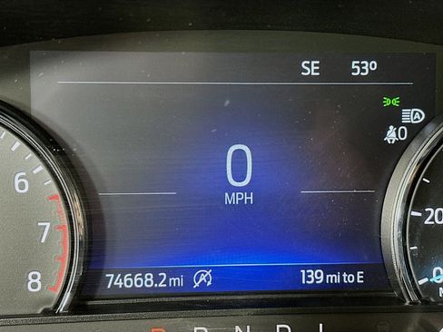 Used 2021 Ford Explorer XLT image 19