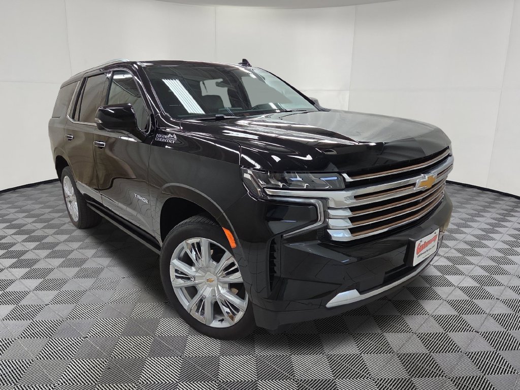 Used 2023 Chevrolet Tahoe High Country w/ Premium Package 2 AWD/4WD image 3