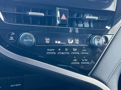 Used 2022 Toyota Camry LE image 19