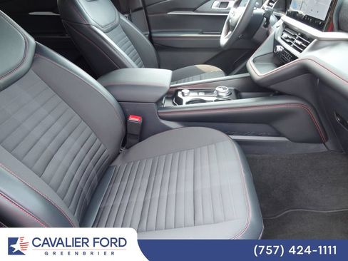 Used 2026 Ford Explorer ST-Line w/ ST-Line Street Pack AWD/4WD image 16