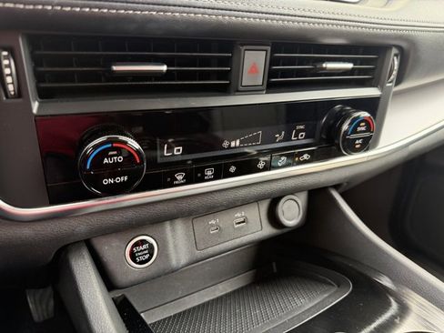 Certified 2023 Nissan Rogue SV image 21