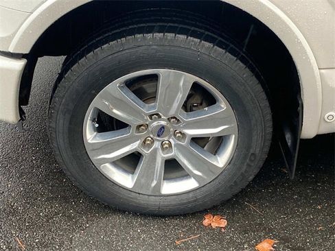 Used 2016 Ford F150 Platinum w/ Equipment Group 701A Luxury image 6