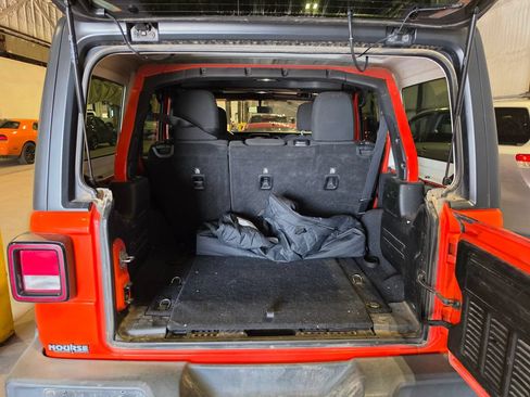 Used 2018 Jeep Wrangler Unlimited Sport S AWD/4WD image 8