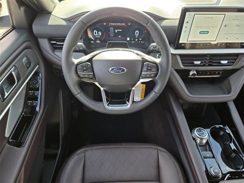 New 2026 Ford Explorer Platinum image 13