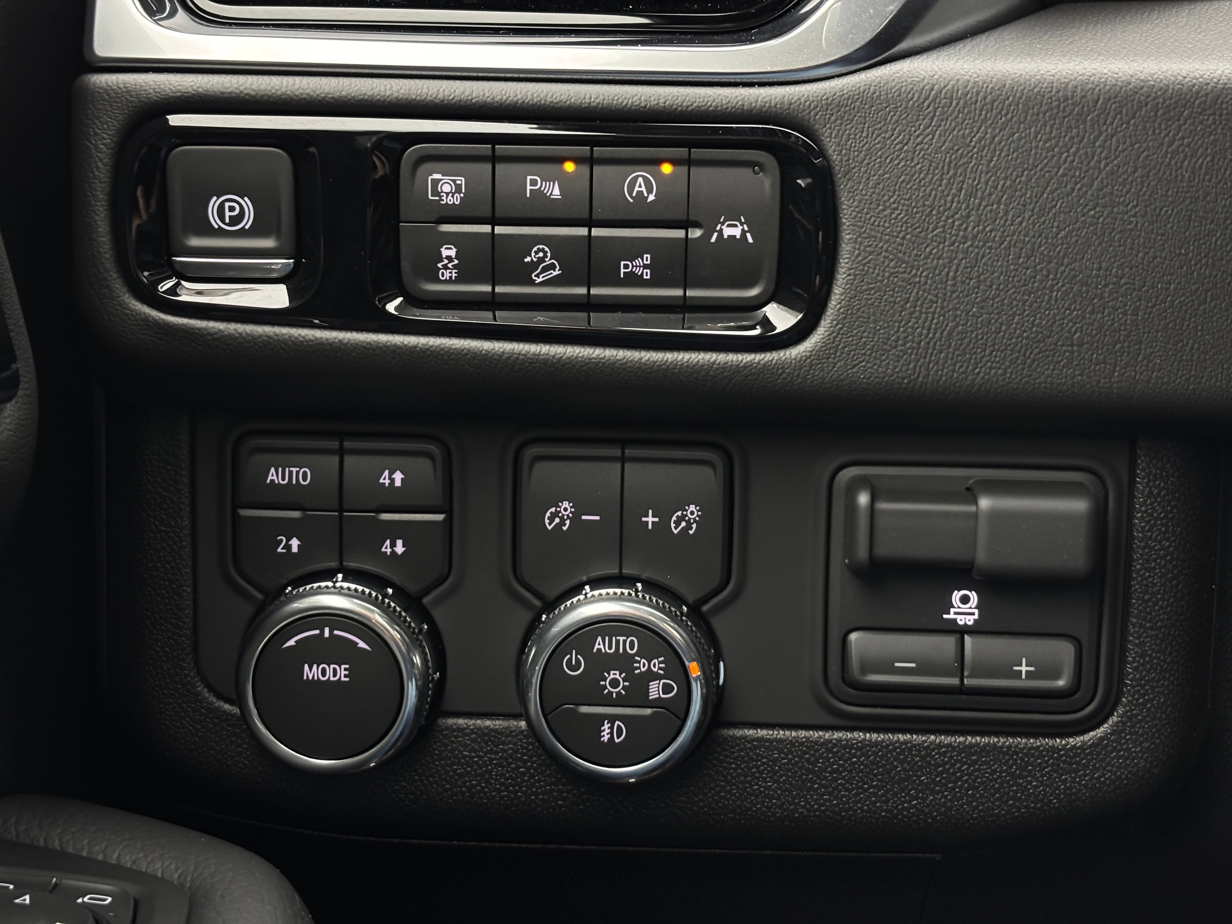 New 2026 GMC Yukon Denali w/ Advanced Technology Package AWD/4WD image 26