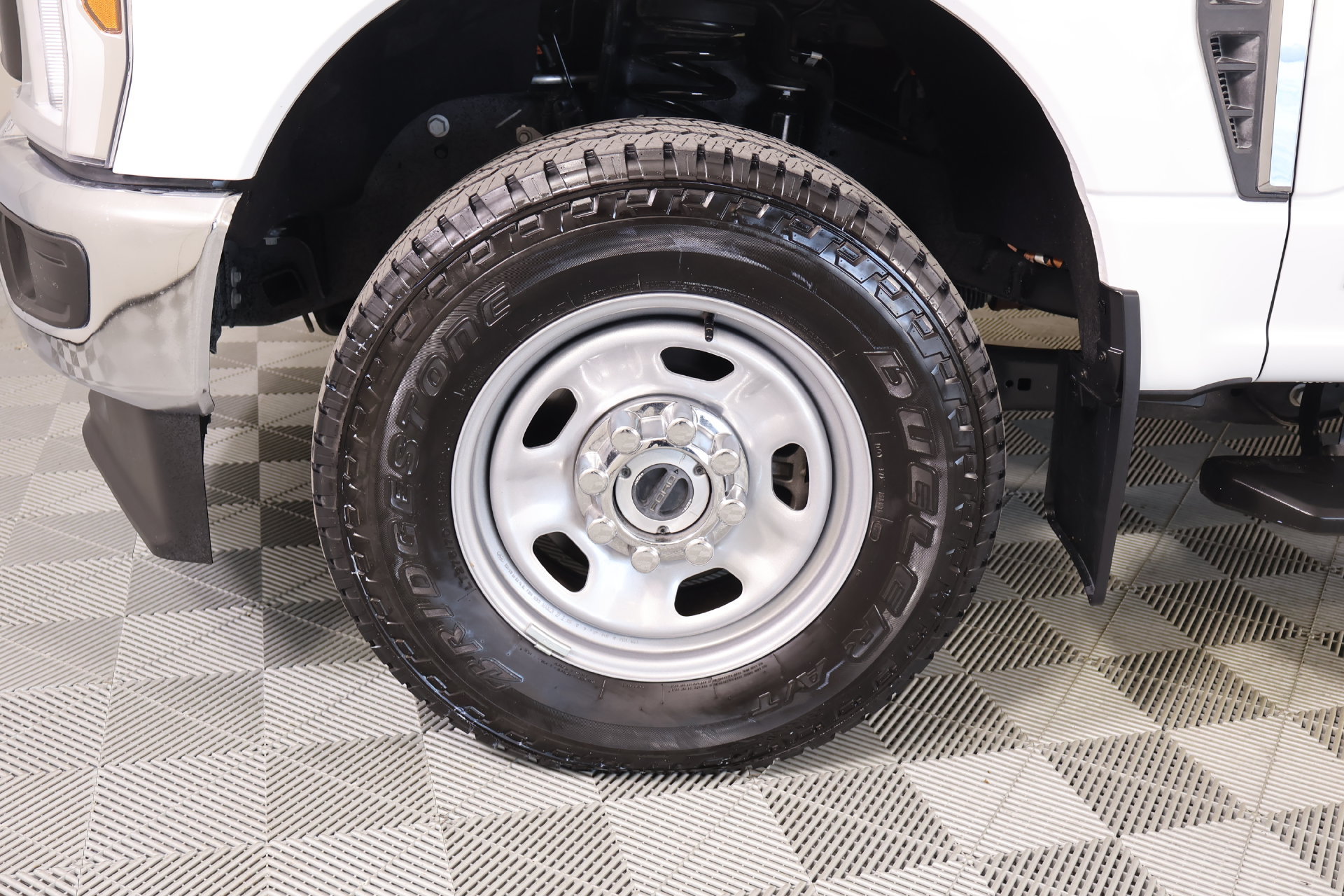 Used 2025 Ford F350 XL w/ FX4 Off-Road Package AWD/4WD image 16