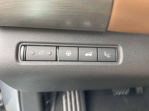 Used 2025 Nissan Pathfinder Platinum w/ Cargo Package image 22