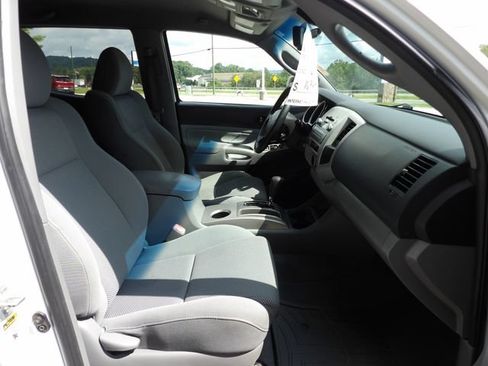 Used 2010 Toyota Tacoma 4x4 Double Cab image 17
