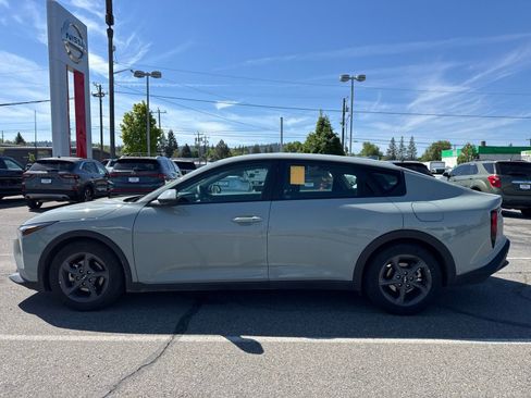 Used 2025 Kia K4 FWD image 9