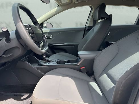 Used 2025 Kia K4 FWD image 9