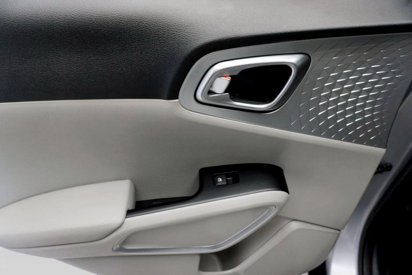 Used 2021 Kia Soul LX FWD image 15
