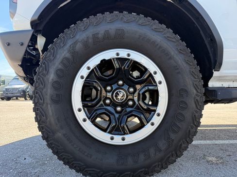 Used 2023 Ford Bronco Big Bend w/ Sasquatch Package image 26