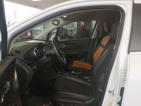Used 2021 Buick Encore Preferred AWD/4WD image 11