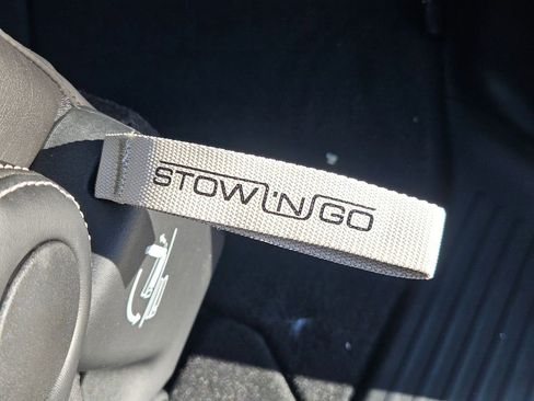 New 2026 Chrysler Pacifica Select image 37