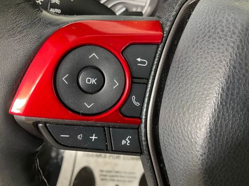 Used 2022 Toyota Camry SE image 17