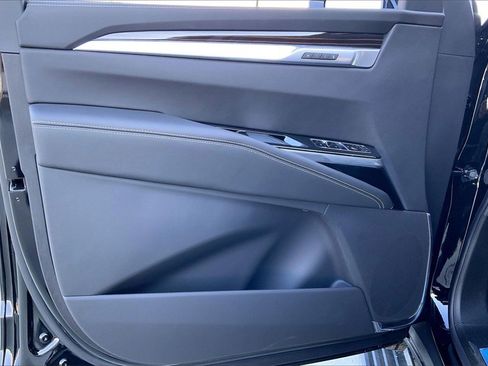 New 2026 Cadillac Escalade Luxury image 11