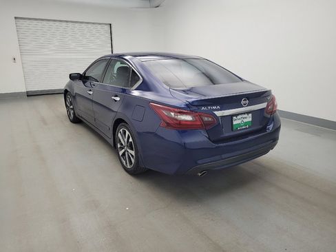 Used 2017 Nissan Altima 2.5 SR FWD image 5