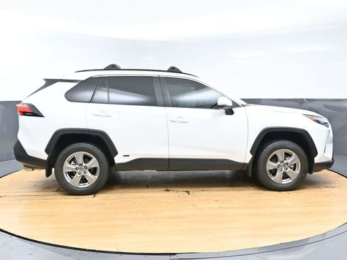 Used 2025 Toyota RAV4 LE AWD/4WD image 8