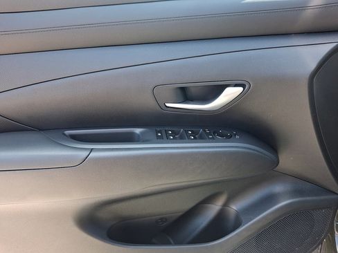 Certified 2025 Hyundai Tucson SE AWD/4WD image 12
