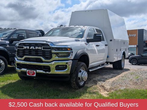 New 2026 RAM 5500 Tradesman w/ Chrome Appearance Group AWD/4WD image 4