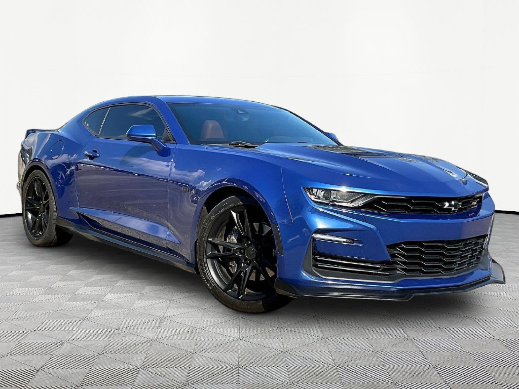 Used 2021 Chevrolet Camaro SS RWD image 4