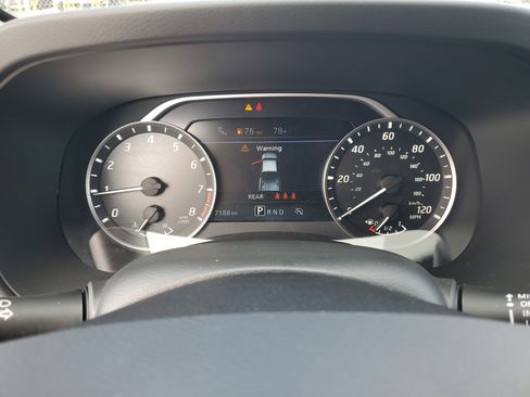 Certified 2025 Nissan Frontier SV image 18