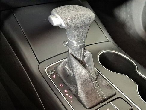 Used 2020 Kia Sorento LX image 16